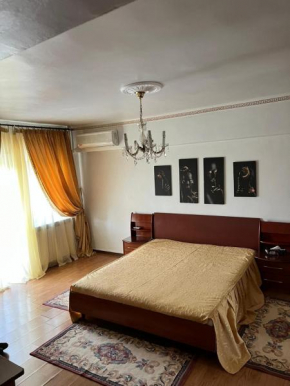 Unirii 64, Bucharest